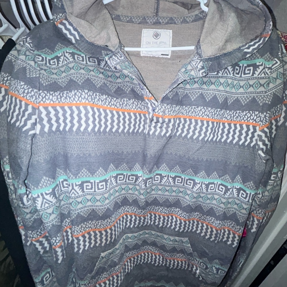 2 Gray Native sweaters - Picture 3 of 7